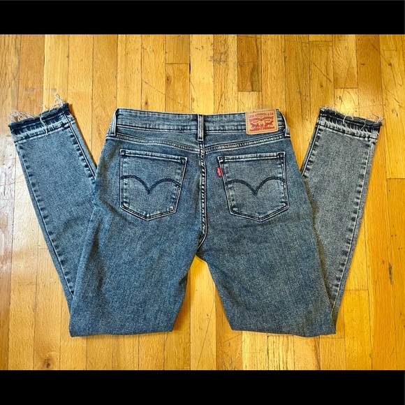 EUC Levi’s Denim Jeans - Picture 5 of 5